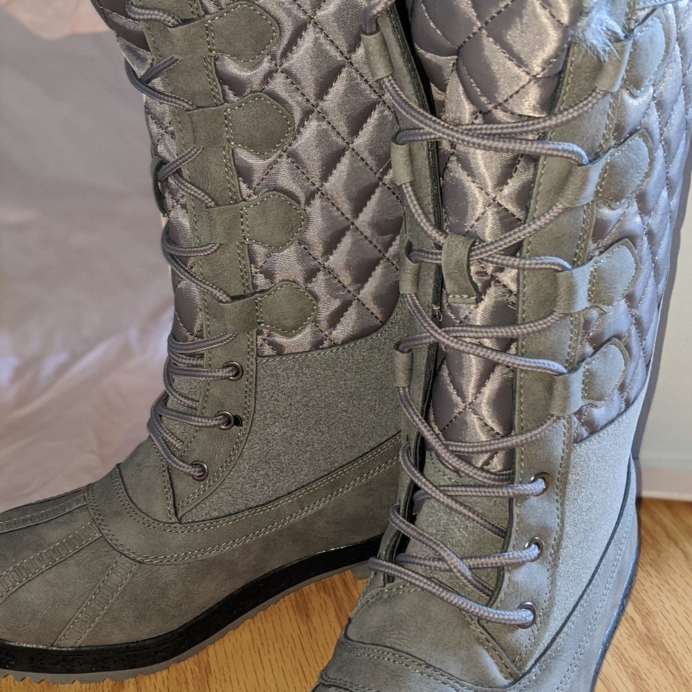 Gray winter boots with fur